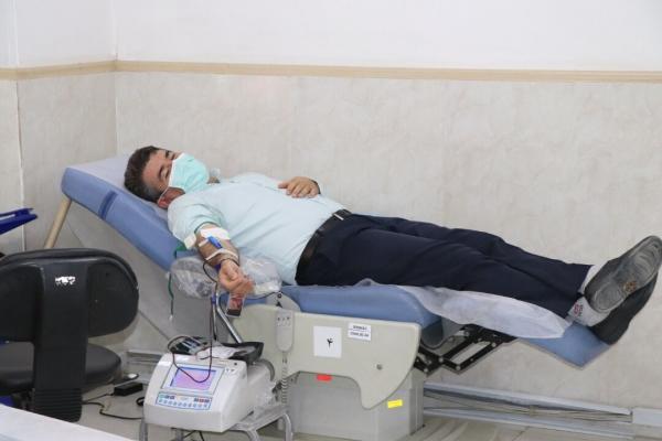 خبرنگاران مدیرکل انتقال خون : کمبود ذخایر خونی در کرمان داریم