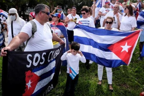 تور ارزان کوبا: کوبایی های ساکن آمریکا علیه هاوانا راهپیمایی کردند