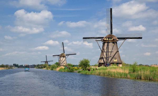 تور هلند: هلند، سرزمین جاذبه های رنگارنگ