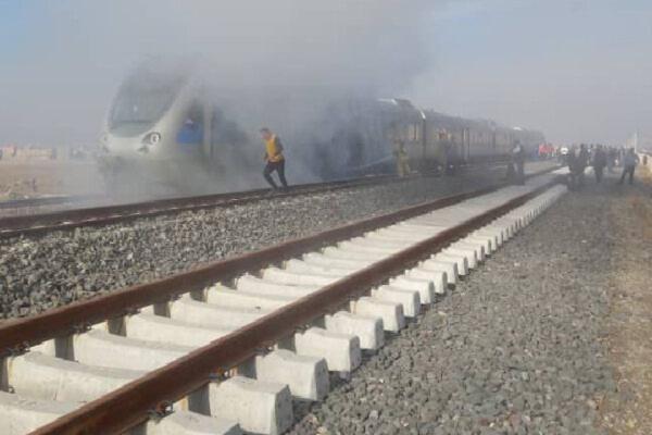 حریق قطار شهری ورامین ، تهران در قرچک اطفا شد