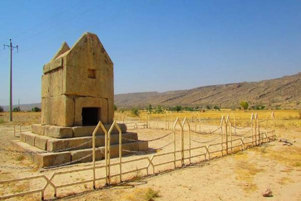 کشف اشیای مربورط به دوره ساسانیان در شهرستان دشتستان